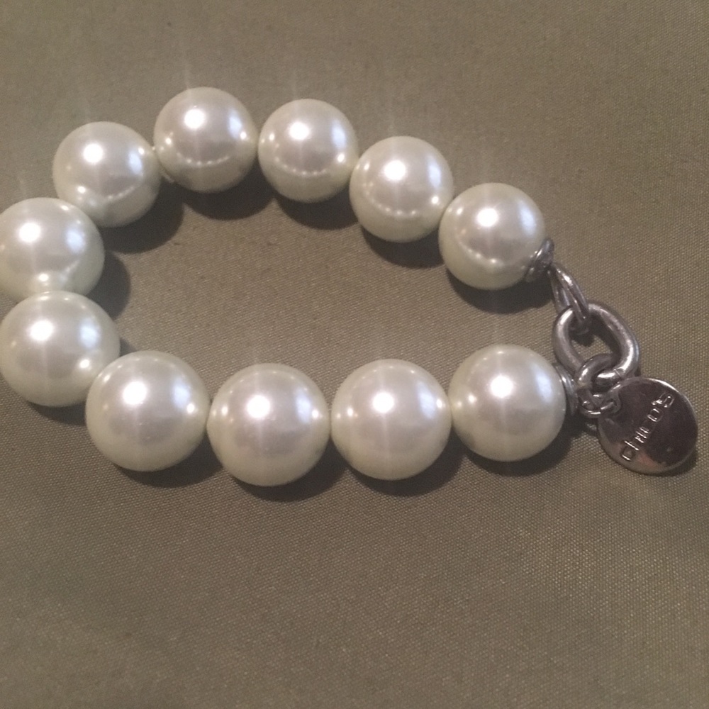 Pearl bracelet